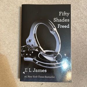 🌈2/$8  Fifty Shades Freed #3 in the Fifty Shades Series